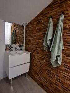 Appartements Escapade Veyloise-Nuit romantique-Spa-Champagne : photos des chambres