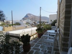 Fanivevisgarden Folegandros Greece