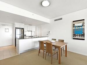 Hinterland Views 2BR apartment - Sierra Grand - CoastHM