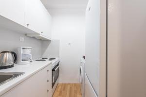 Apartment at Megaro Mousikis st semi basement 1bed 2 pers by MPS