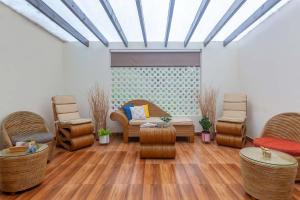 StayVistas Vyoman Villa - Experience a valley view, lush lawn, spa, and yoga retreat