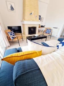 Villa Elysium, 3 bedrooms, pool, sea view & wifi