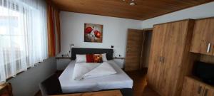 Ferienwohnungen Pension Prünster