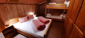 Ferienwohnungen Pension Prünster