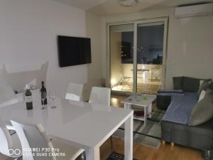 CITY CENTER PEARL #new#free reserved parking in garage elevator direct access#business and pleasure#
