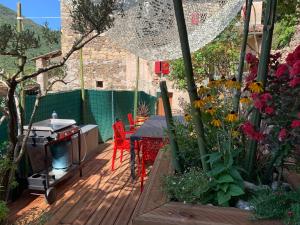 Les clapiers appartement avec jacuzzi et rivière.