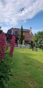 B&B / Chambres d'hotes La CRAPOUNETTE : Chambre Double avec Salle de Bains Commune