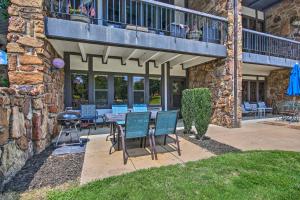 Pool Access Condo with Patio in Afton