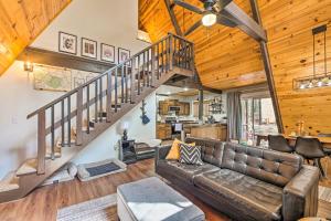 Holiday Home room in Warm A-Frame Cabin with Pet-Friendly Amenities