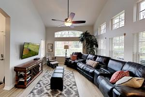 Three-Bedroom Townhouse room in Renovated Emerald Island Gem Heated Pool & Tennis townhouse
