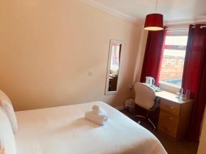 Double Room with Private External Bathroom room in Preston Hotel