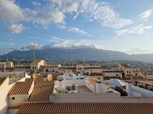 Penthouse with Sea and Mountain view by NRAS