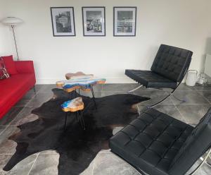 Villas VILLA PERLA SAINT-TROPEZ CAVALAIRE sur MER, 3-5 chambres, vue mer, piscine chauffee avril a octobre : photos des chambres