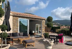 Villas VILLA PERLA SAINT-TROPEZ CAVALAIRE sur MER, 3-5 chambres, vue mer, piscine chauffee avril a octobre : photos des chambres