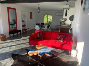 Villas VILLA PERLA SAINT-TROPEZ CAVALAIRE sur MER, 3-5 chambres, vue mer, piscine chauffee avril a octobre : photos des chambres