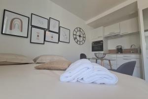 Appartements Le Poulorio 9 - Studio - Proche Gare By Locly : photos des chambres