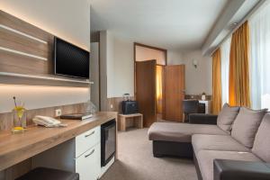One-Bedroom Family Apartment room in Jasmin Hotel