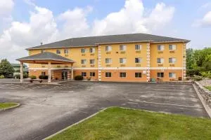 Comfort Inn Muscatine near Hwy 61 - Walcott