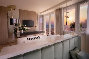 Queen Suite with Sea View room in Hotel Ambasciatori