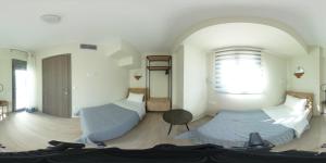 Hanioti suite maisonette in front of the sea