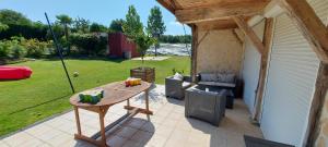 Maison avec piscine chauffée et pool house