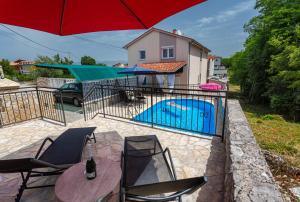 Apartment With A Private Swimming Pool, Garden & BBQ