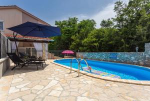 Apartment With A Private Swimming Pool, Garden & BBQ 