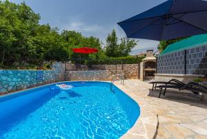 Apartment With A Private Swimming Pool, Garden & BBQ