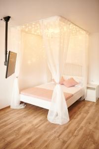 Romantic Studio