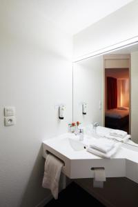 Hotels Logis Des Trois Massifs : Chambre Simple