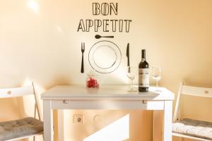 Music Relaxing Apt with bikes, terrace & parking