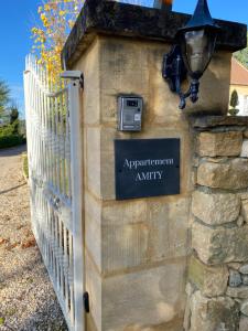 Appartements Amity. Exclusive poolside garden apartment : photos des chambres