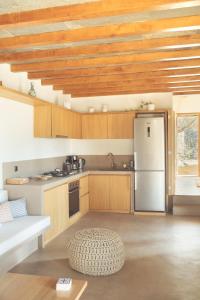 Avdos olive house - land tales