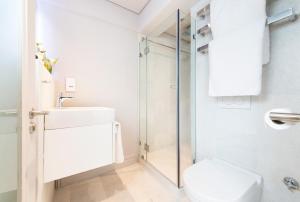 Collection Luxury Apartments - Concord 11