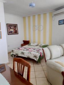 Private Studio Sea View 2 minutes away from beach