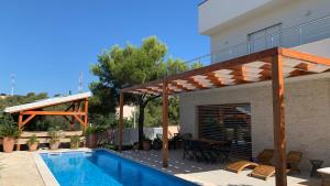 Pine Tree Villa 