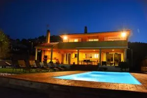 Villa Lia 10 Minutes Drive Sitges Very confortable AC Pool XL Garden Sunny oriented - Viladellops