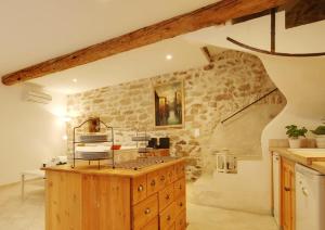 Maisons de vacances Maison confortable a Villeneuve-les-Avignon, plancha incluse : photos des chambres