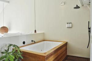 Van Heeckeren Apartments & Suites Nes