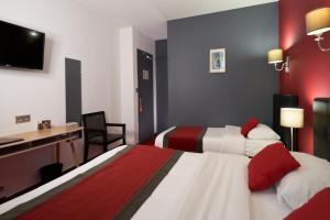 Hotels LOGIS Hotel Du Theatre : photos des chambres
