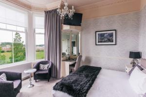 Deluxe Double Room room in BEST WESTERN Braid Hills Hotel