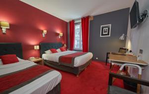 Hotels LOGIS Hotel Du Theatre : photos des chambres
