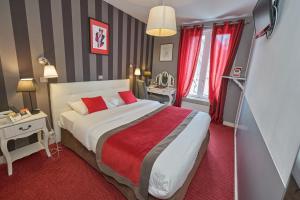 Hotels LOGIS Hotel Du Theatre : photos des chambres
