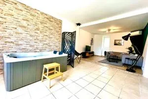 ART SPA DES CEVENNES “ JACUZZI ” - Chamborigaud