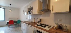 Appartements Chez Mamita : appartement dans quartier calme. : photos des chambres