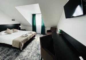 Double or Twin Room room in Hotel Mużakowski