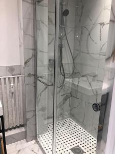 Studio contemporain à Cannes avec terrasse et parking - 35 m²