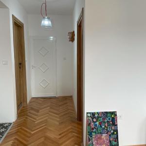 Lovely 1-bedroom apartment with 2-patios and parking