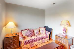 Easy Living Palm Desert