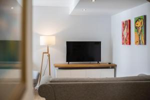 Private & Pool Goyeneta Sevilla Urban Apartment